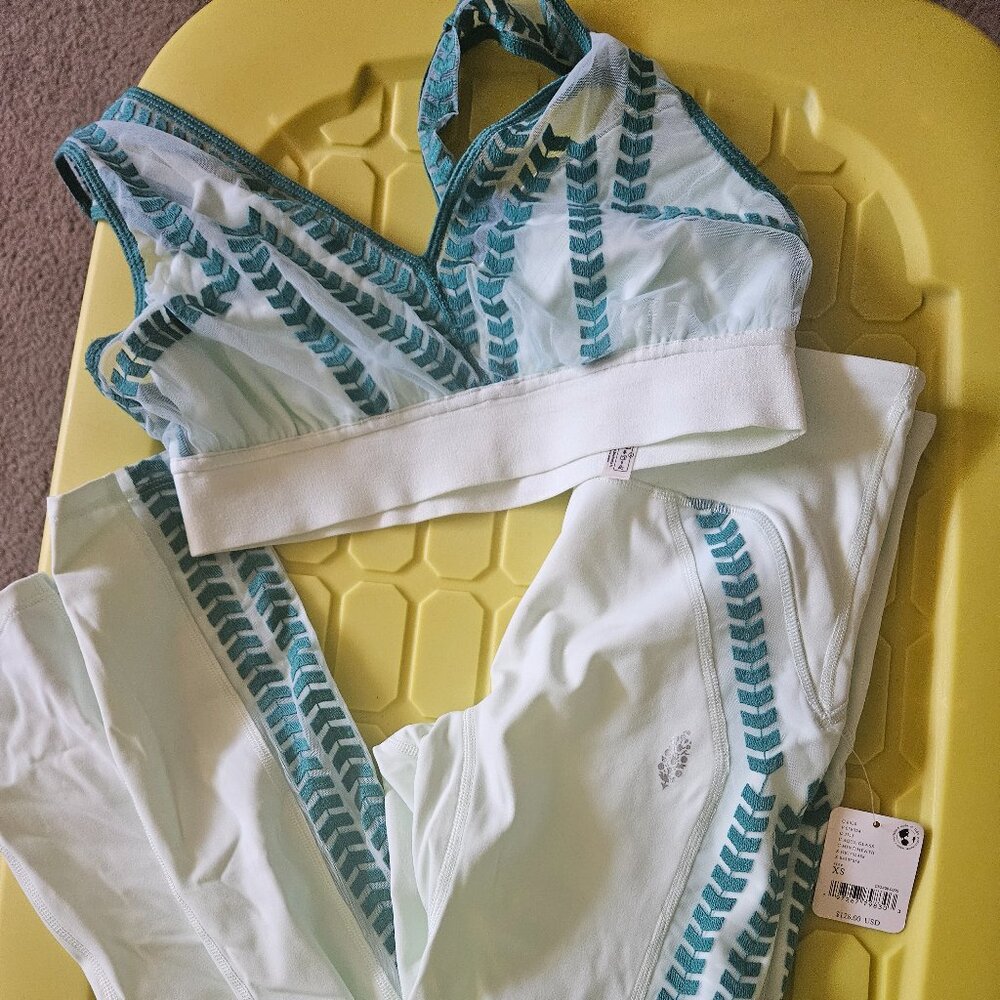 Free people Desert renegade yoga set sz small/xs set nwt